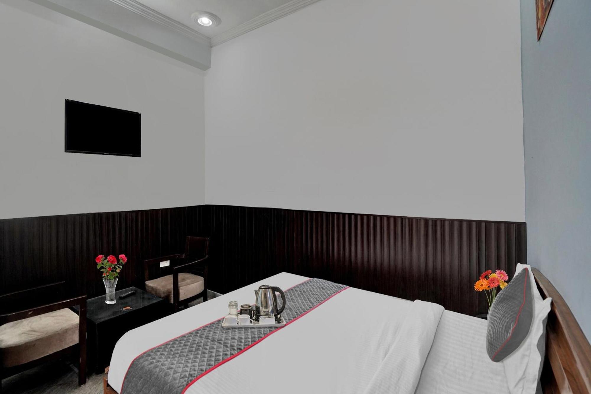 Hotel Collection O Samira Residency Near Botanic Garden Of Indian Republic Noida Exterior foto